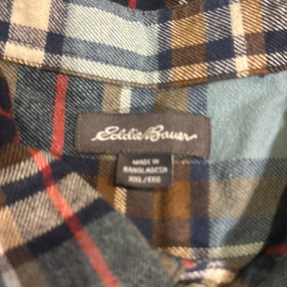 Eddie Bauer striped plaid flannel button down shirt 100% cotton w front pocket - Picture 7 of 10